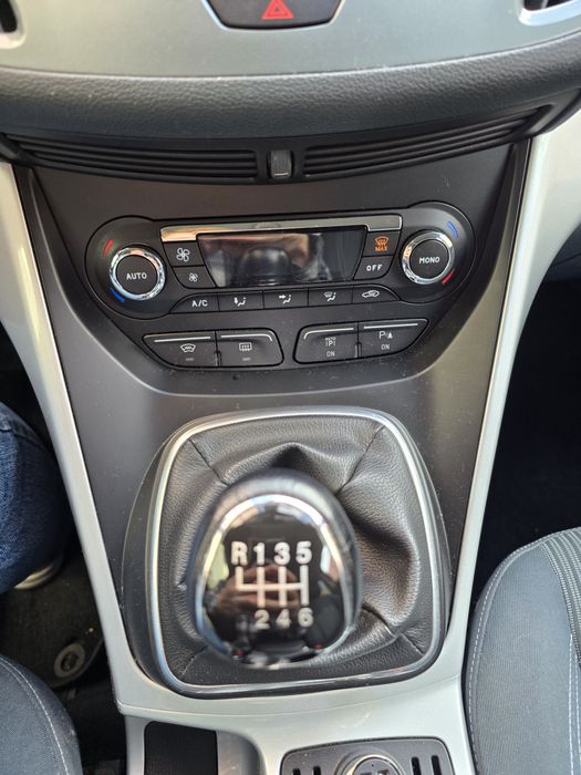 Impecável Ford C-max