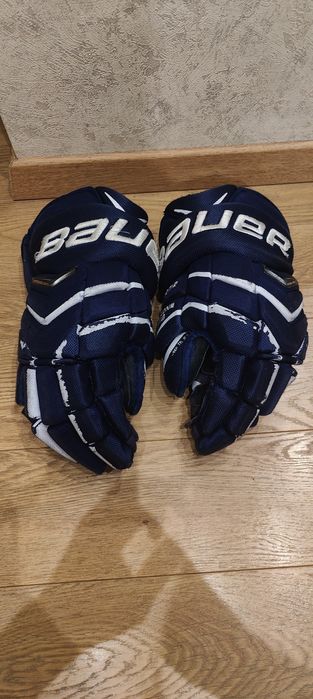Продам хоккейные перчатки краги BAUER 15размер