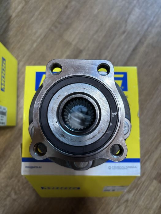 Ступица переднняя Subaru Forester Impreza Legasy