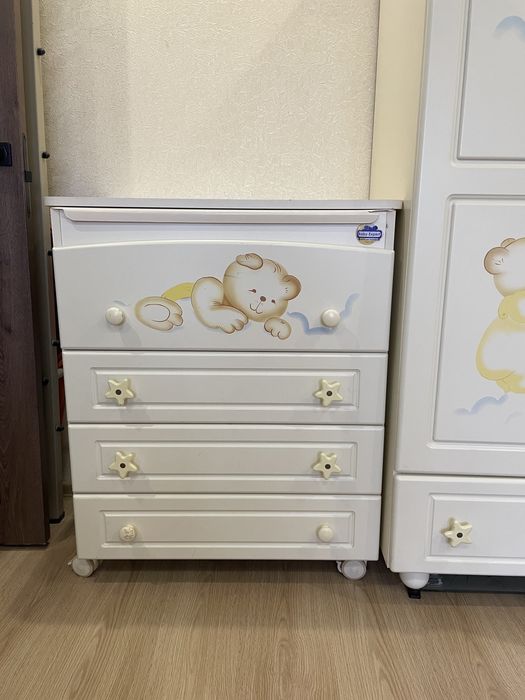 Продам меблі в дитячу кімнату