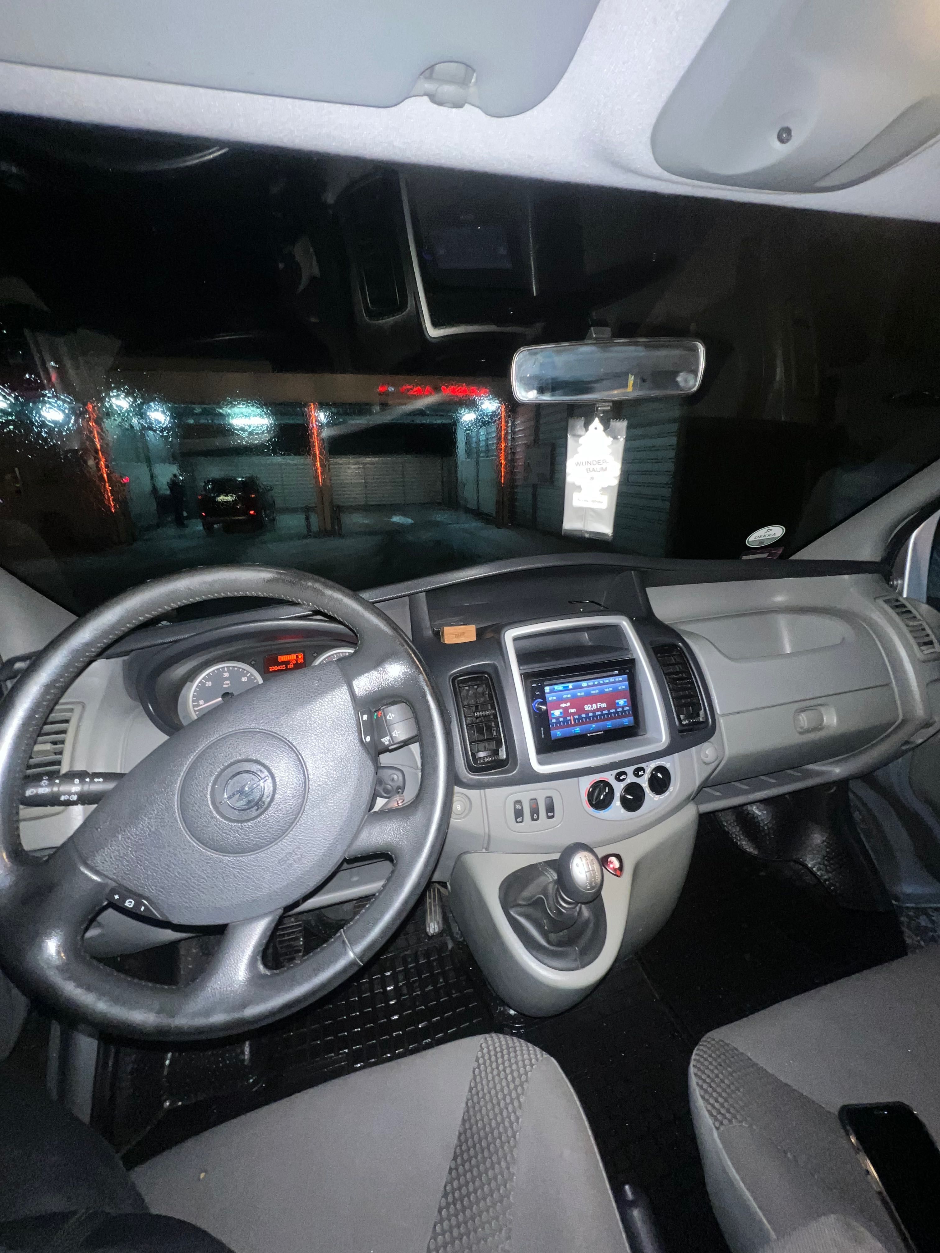 WYNAJEM BUSA Opel Vivaro long 9os Wolne Terminy