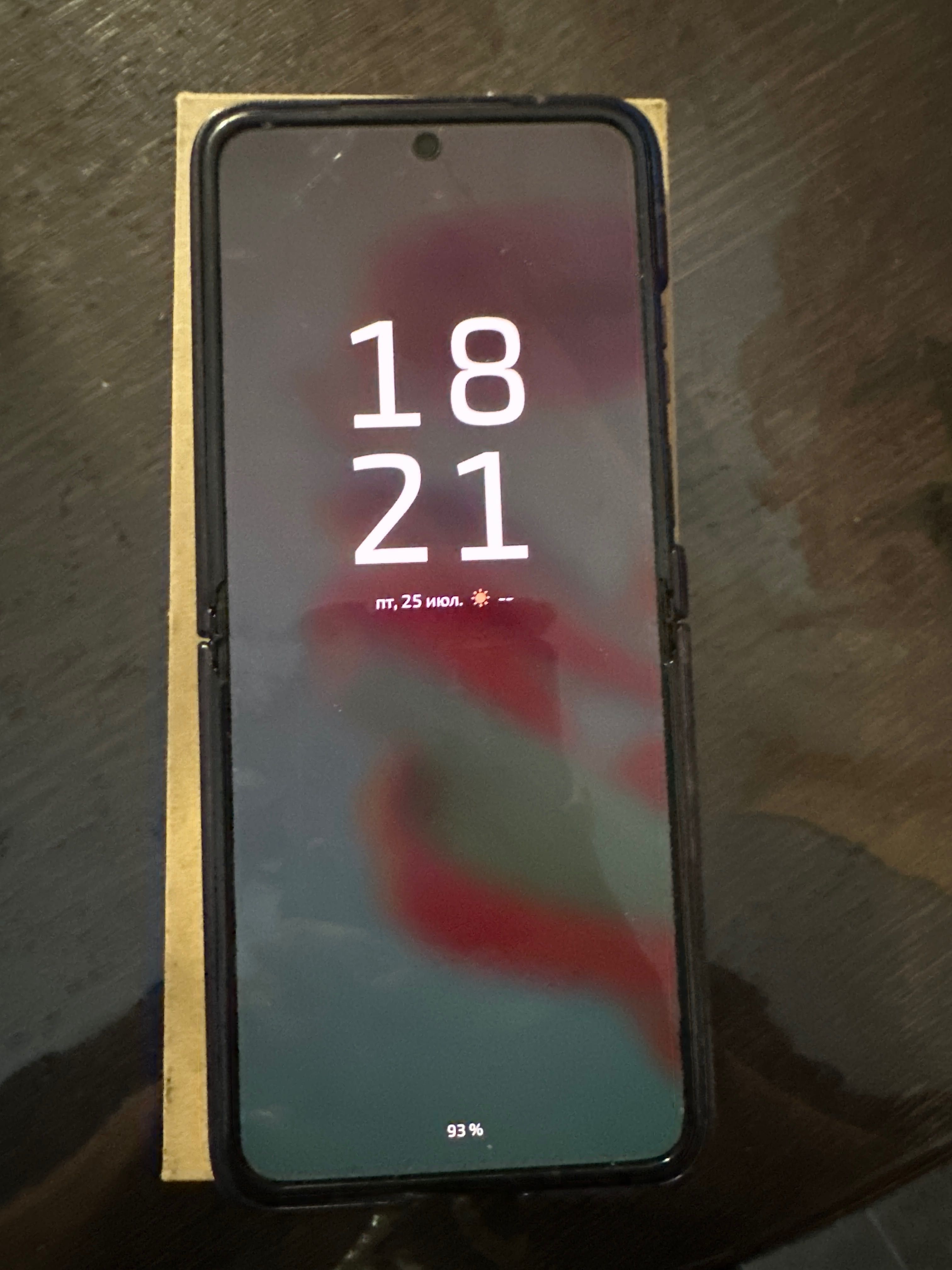 Продаю Motorola Razr 40 в отличном состоянии.