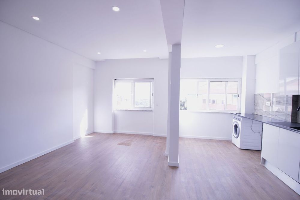 Apartamento T3 totalmente remodelado com arrecadação