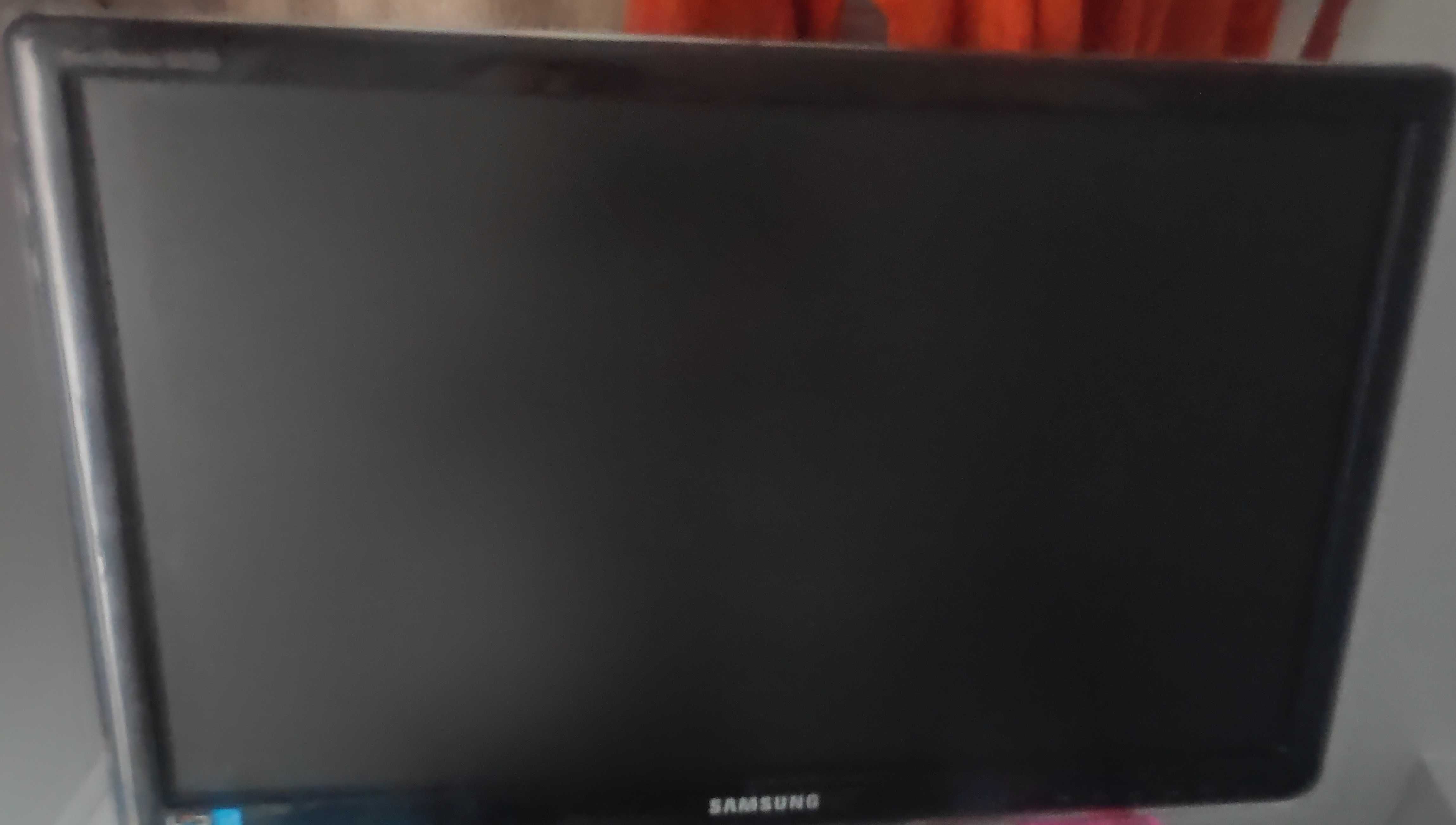 Monitor samsung 58cm