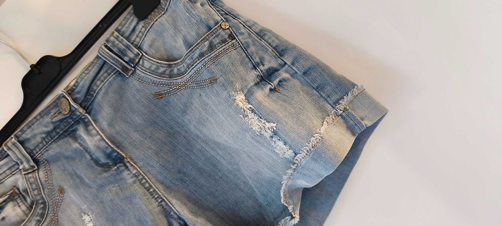 Jeansowe spodenki rozmiar 42