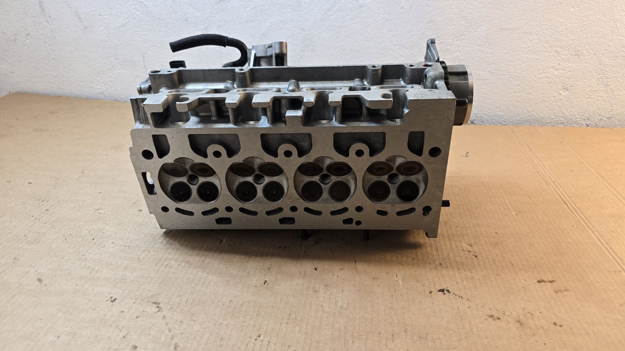 Głowica wałki VW Audi Seat skoda 1.4 TSI  CTH