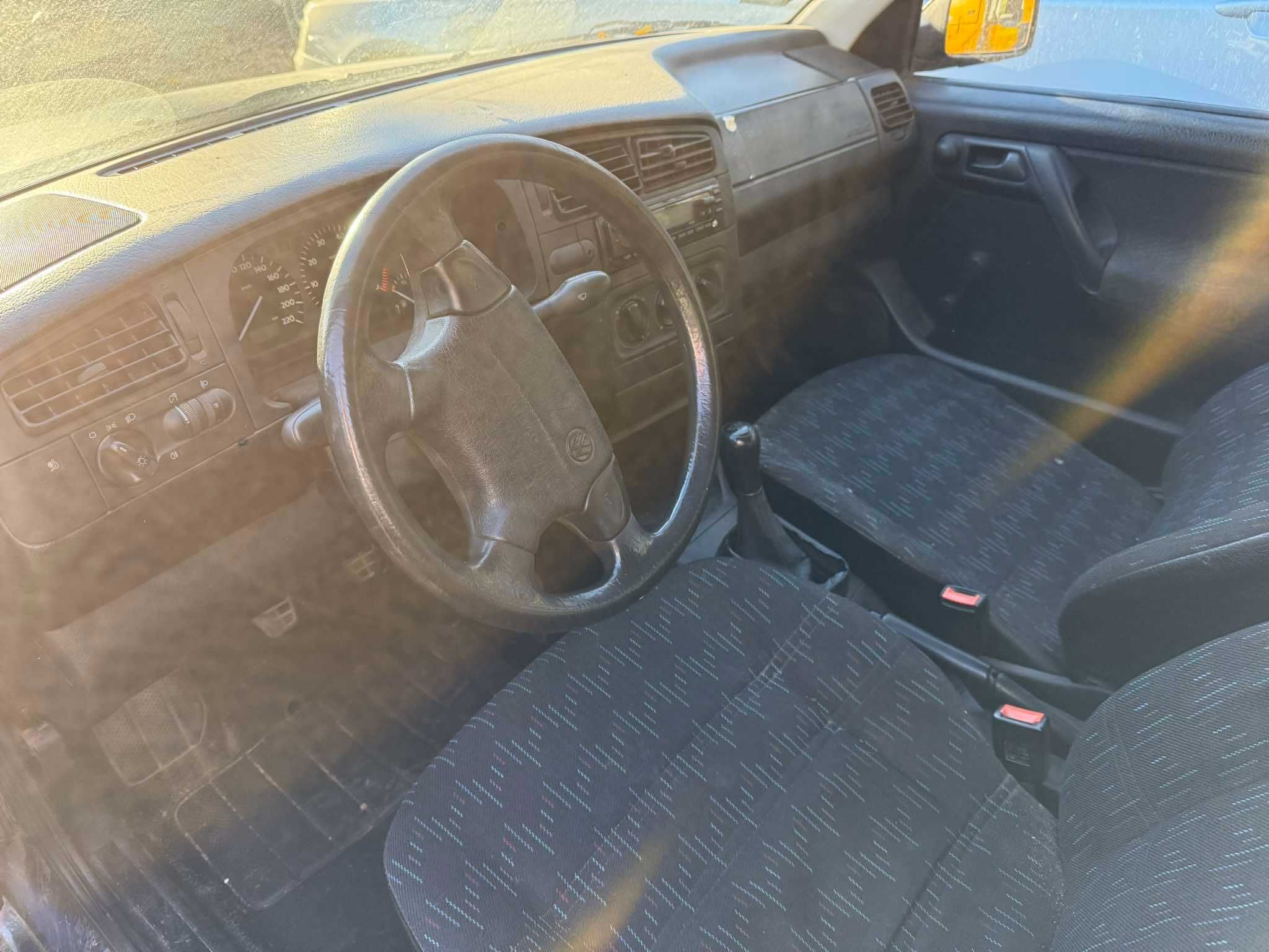 VW Golf 3 III na części skrzynia/klapa/lampy/drzwi/środek