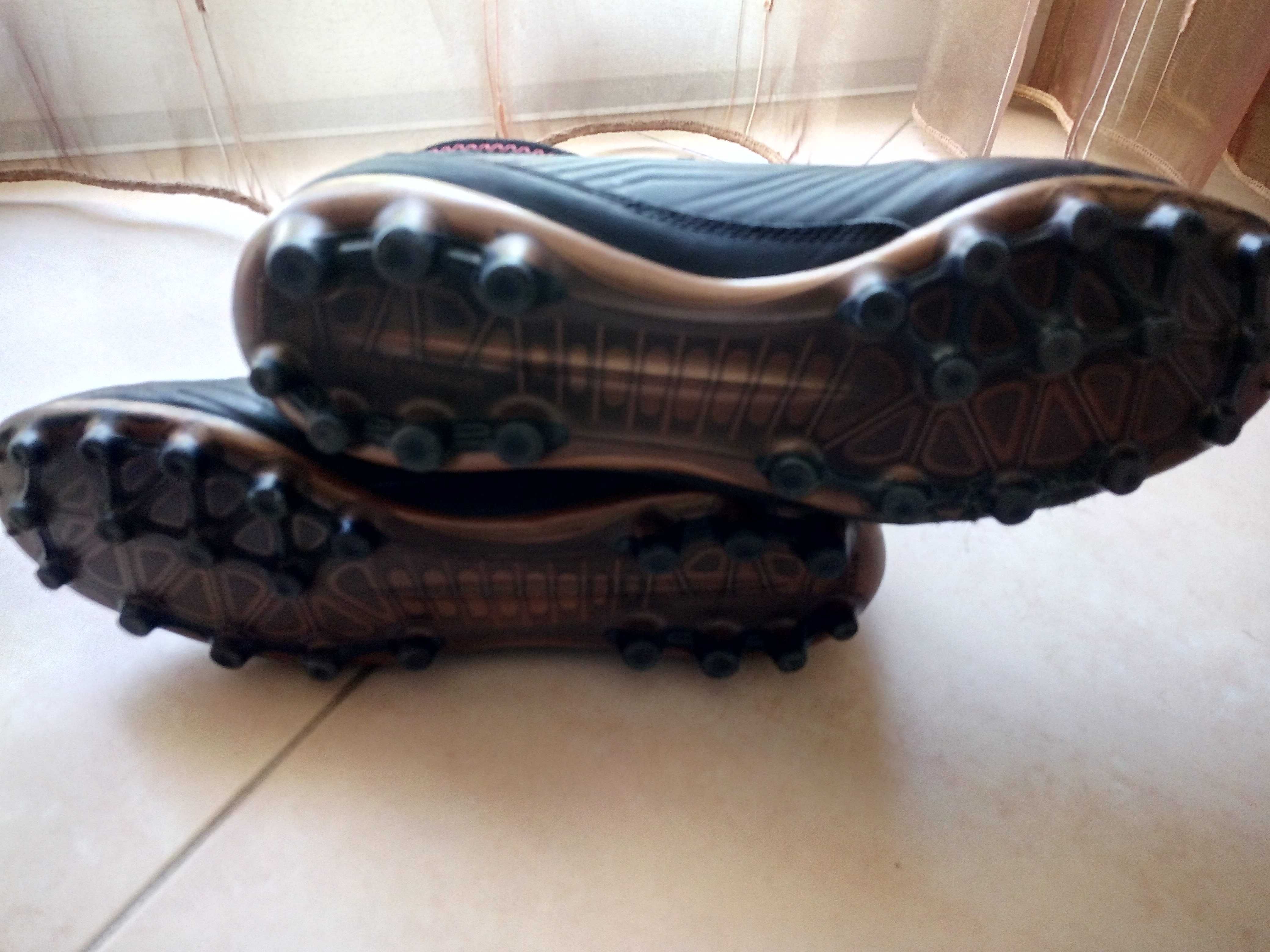 Botas Futebol Adidas Predator - Top - como novas.