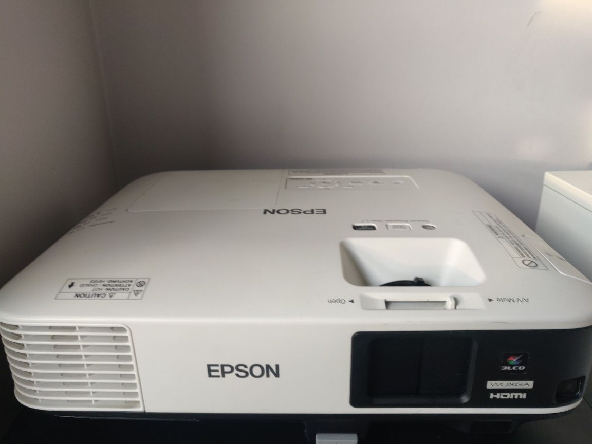 Projektor Epson EB-2265U, jak NOWY!