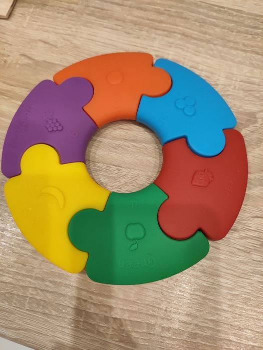 JELLYSTONE puzzle sensoryczne Silikonowy gryzak tęczowe