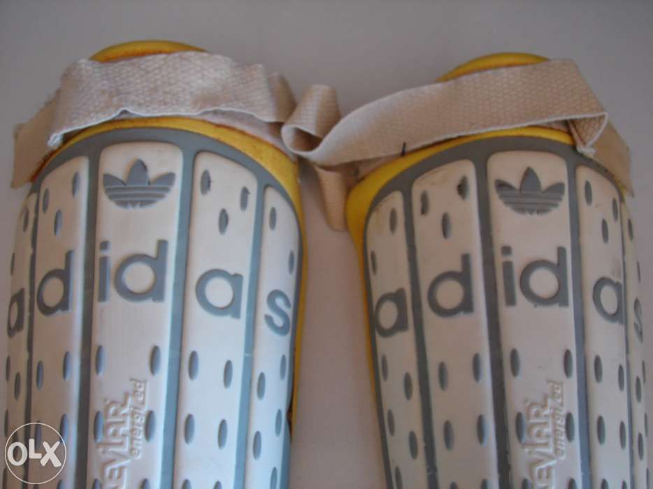 Caneleiras Adidas, Excelente Estado