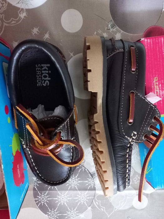 Sapatos vela menino castanhos novos