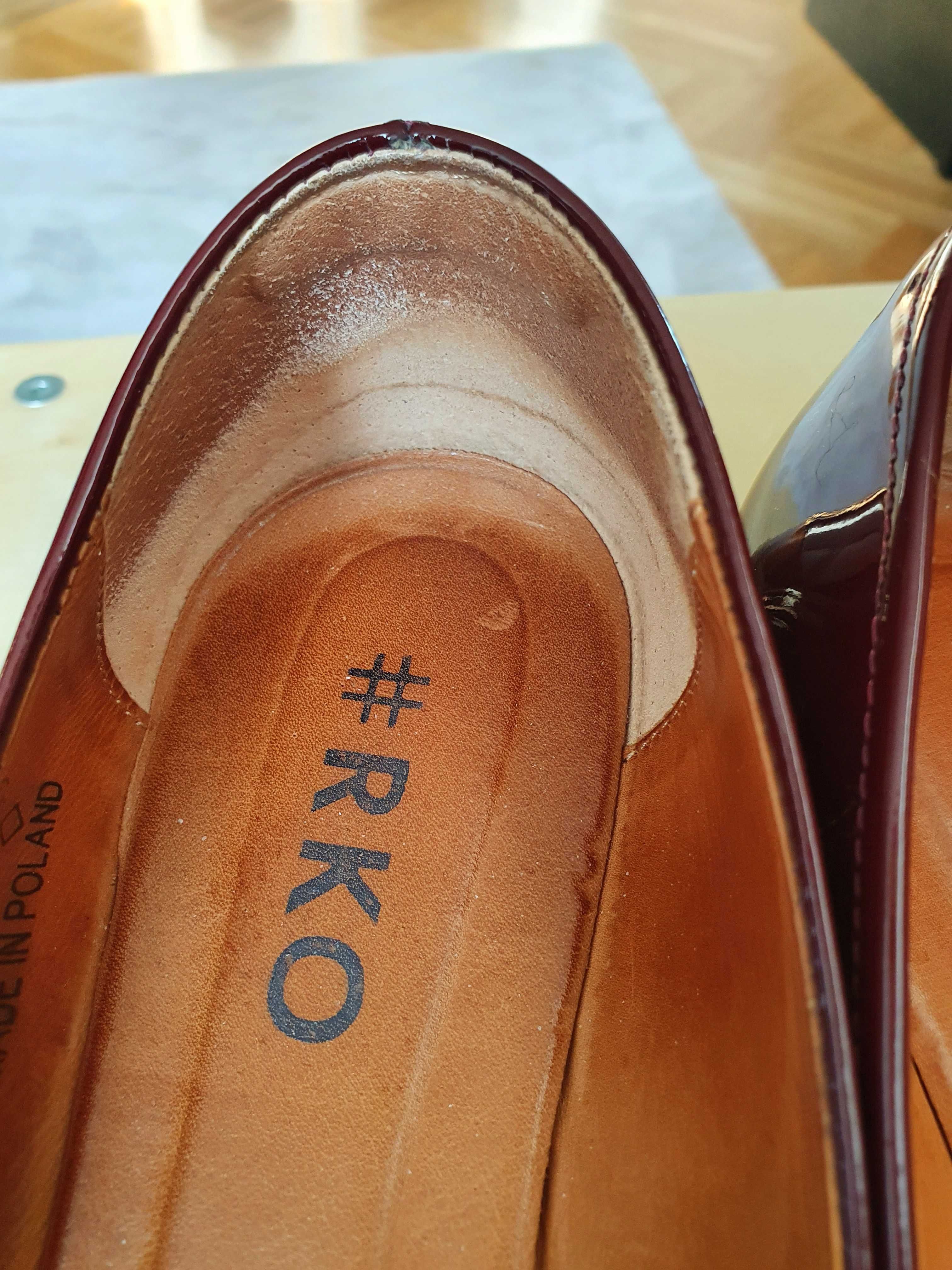 Buty czółenka lakierki RYŁKO kolor bordowy/czerwony rozmiar 37,5