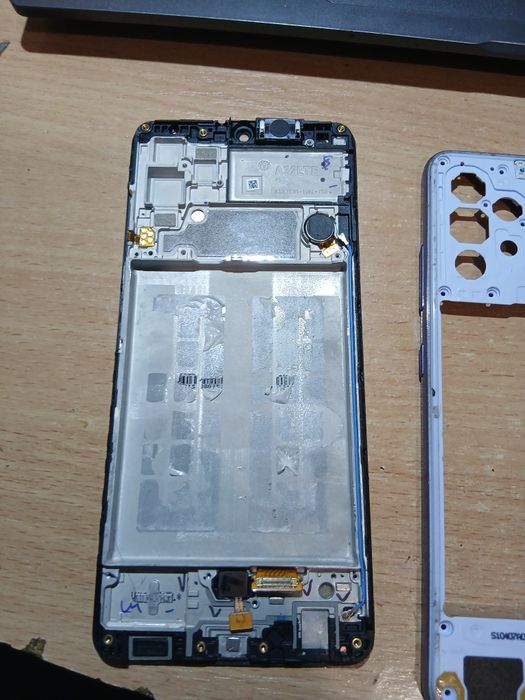 Дисплей samsung A325f  та інші запачастини на самсунг а325