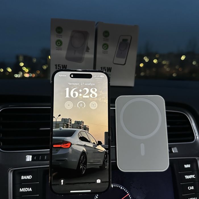 Магнітний Тримач в авто з безпровідною зарядкою MagSafe держатель