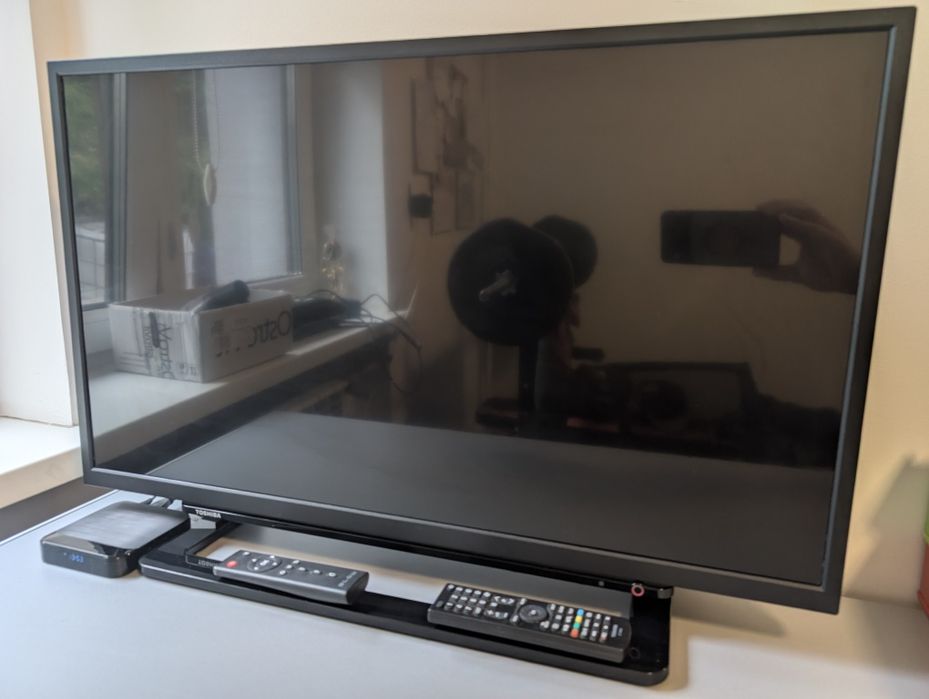 Telewizor 32' Toshiba + dekoder