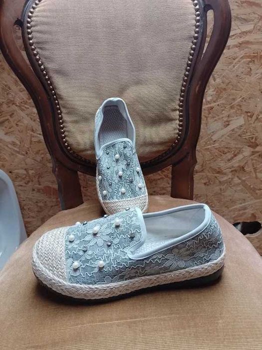 Nowe damskie espadryle / półbuty r. 41 – koronka, perełki wkładka 26,5