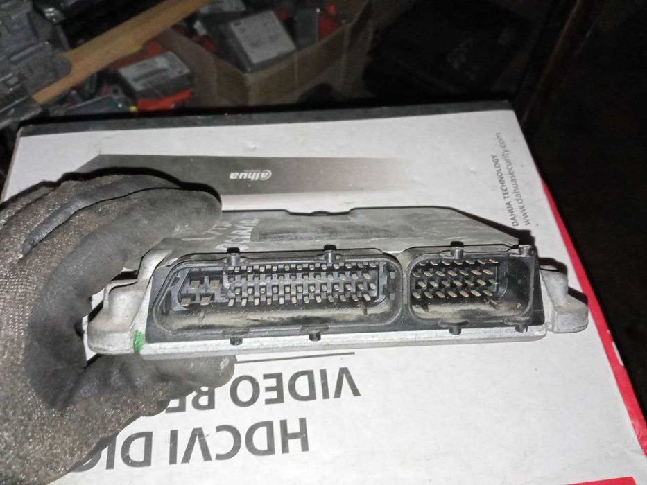 Блок управління двигуном Skoda Octavia 1.9 TDI 038906018BQ 0281001849