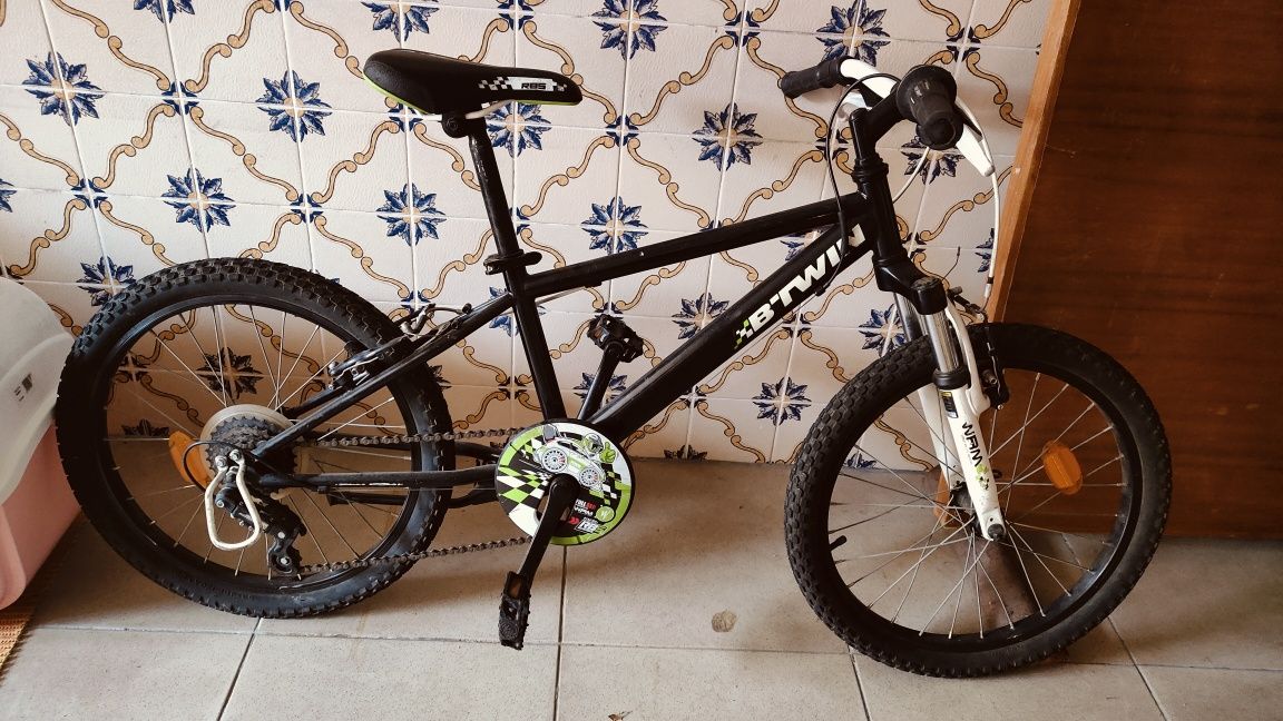 Bicicleta até 13 anos aproximadamente