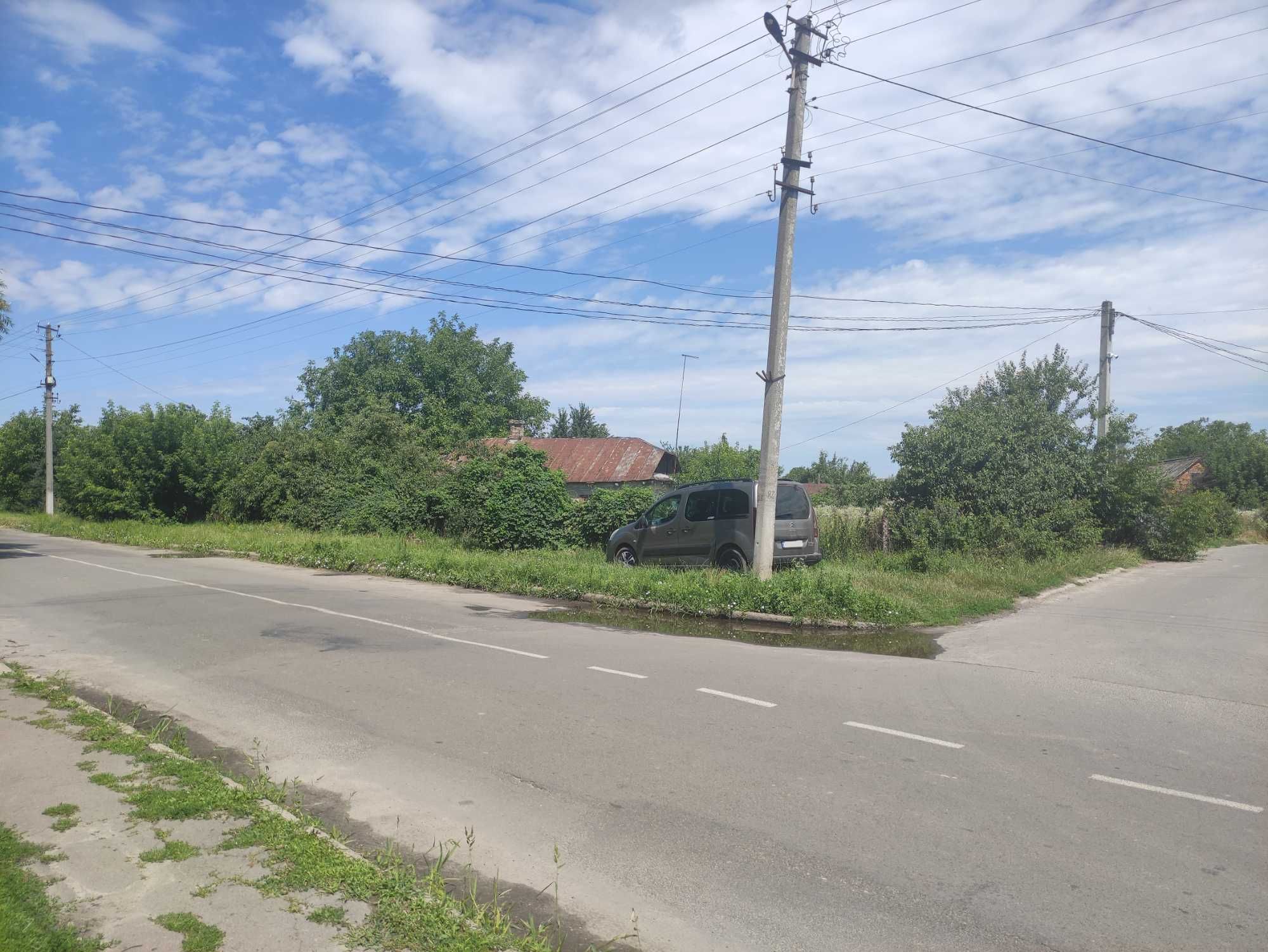 Земельна ділянка 18 сот, вздовж центральної вулиці, смт Торчин!