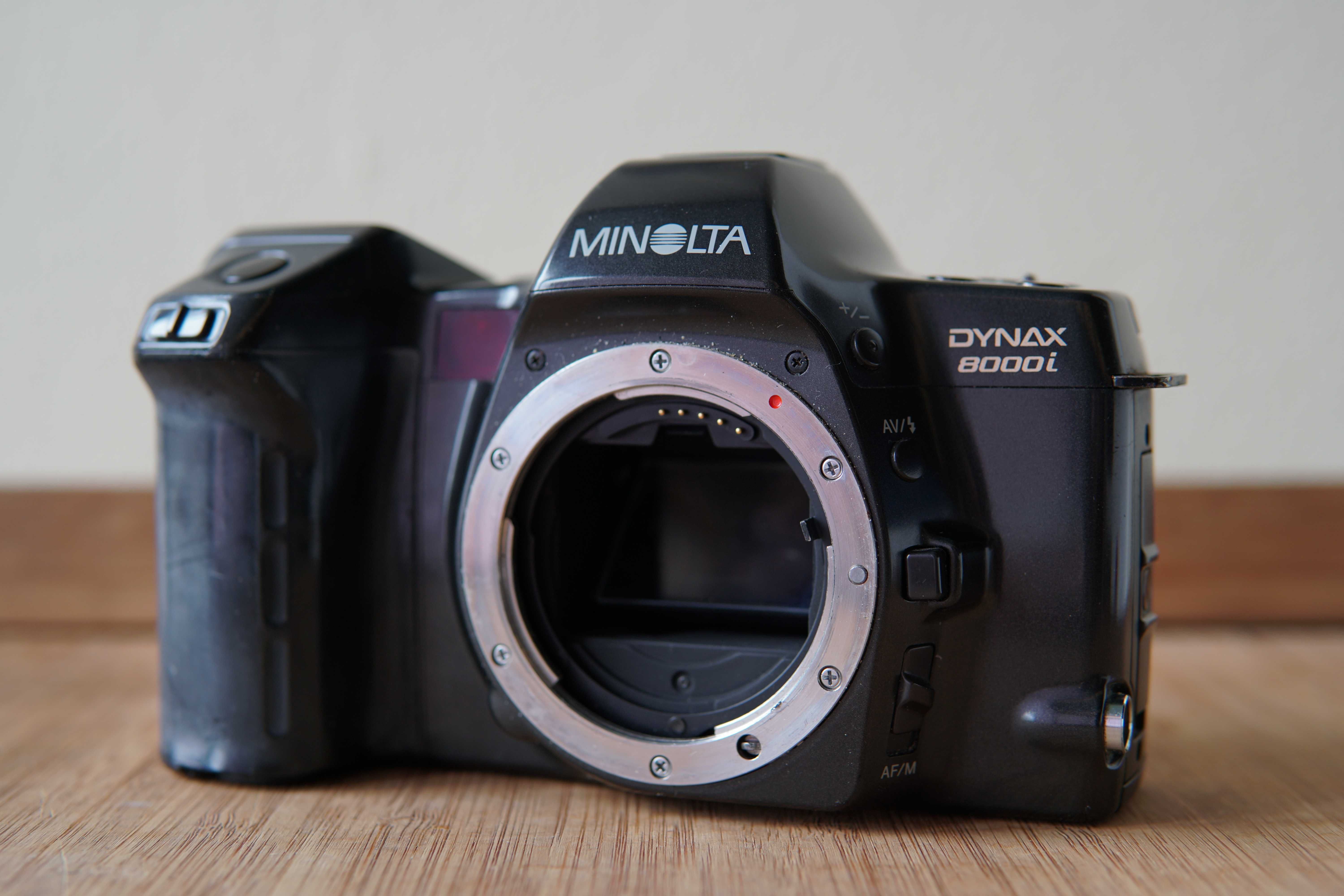 Minolta Dynax 8000i com Flash Program 3500xi (novo)