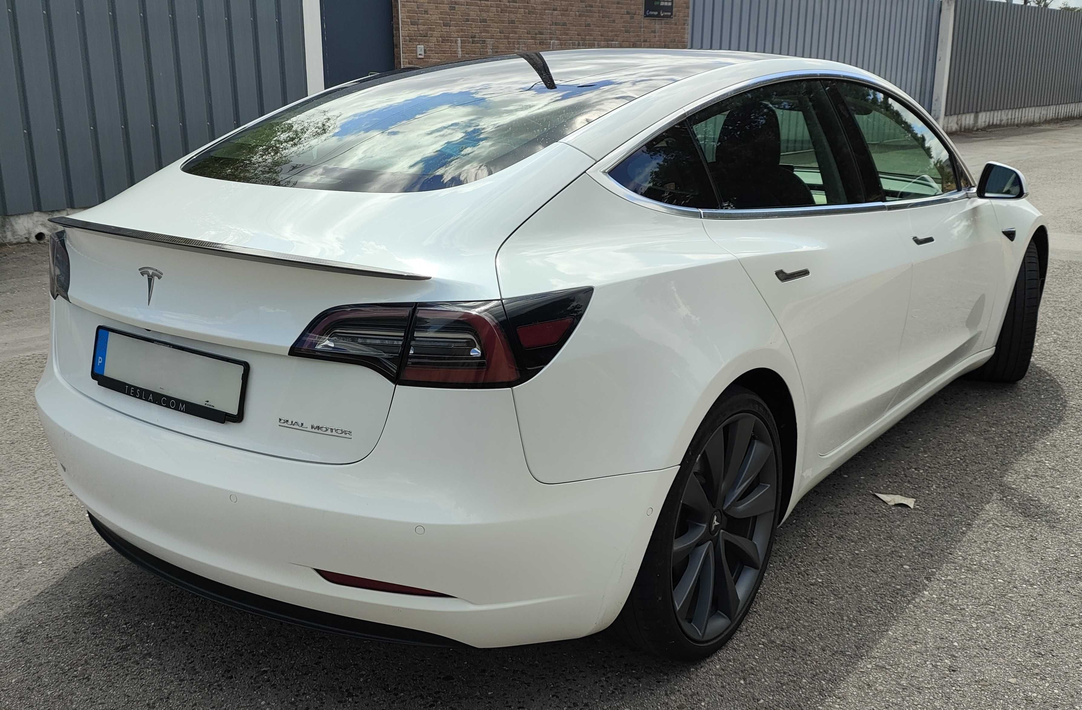 Tesla Model 3 long range Performance