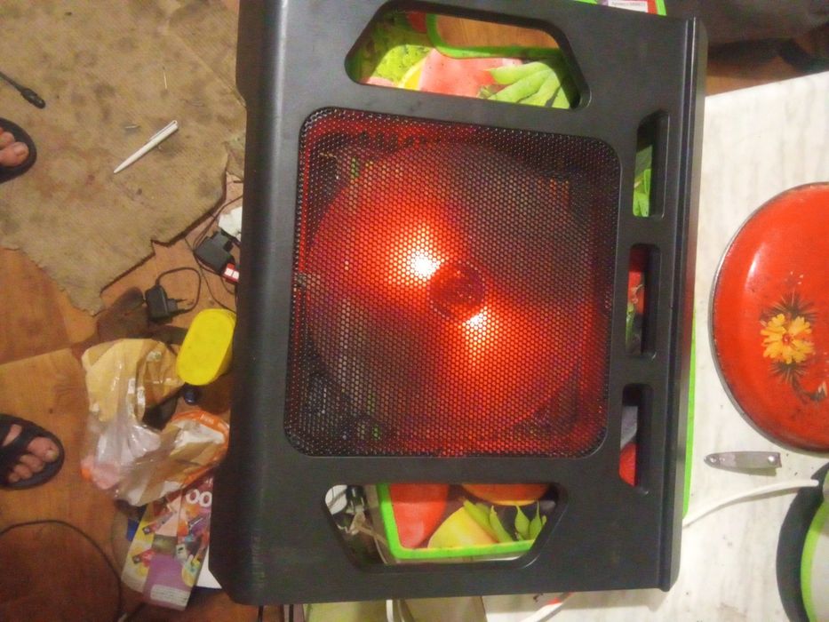 Панель охолодження ноутбука