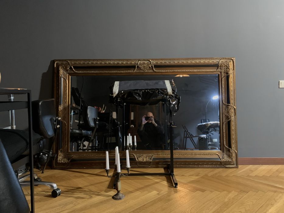 Duże, wysokie, stare lustro. Antyk, barok, zdobione.