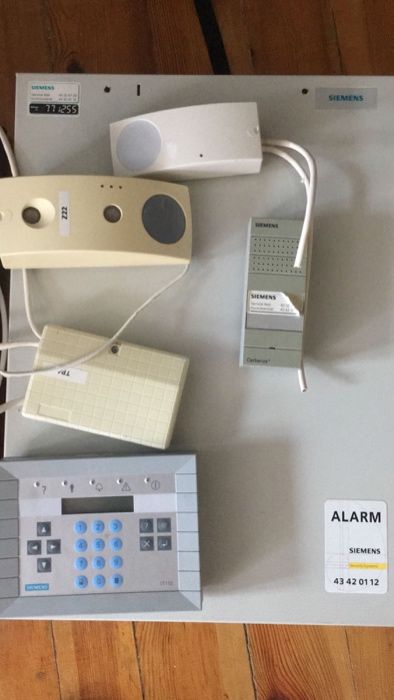 Alarm Siemens z demontażu z duńskiej sieci Lidla.Profesjonalny