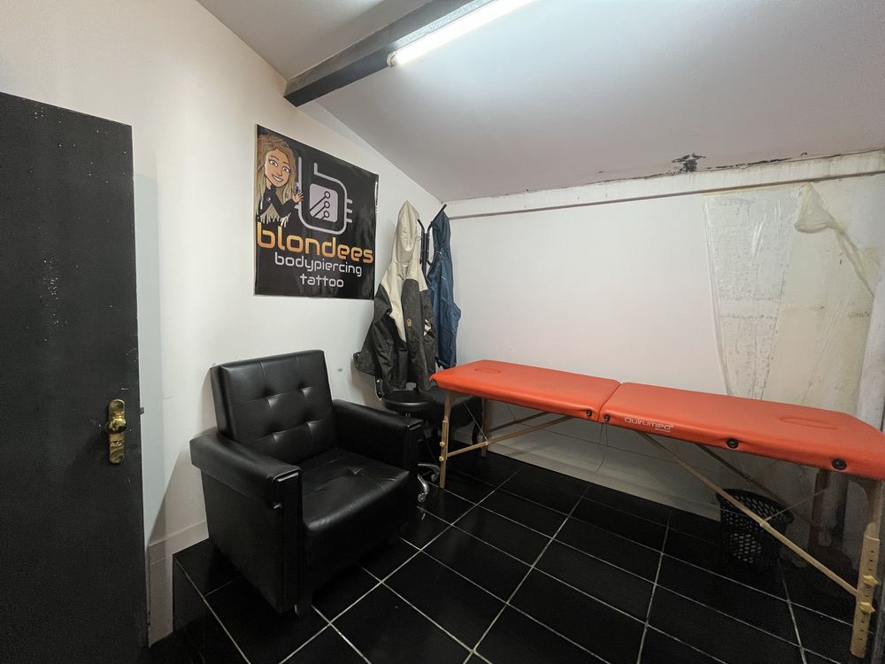 Cadeira em barbearia no Porto