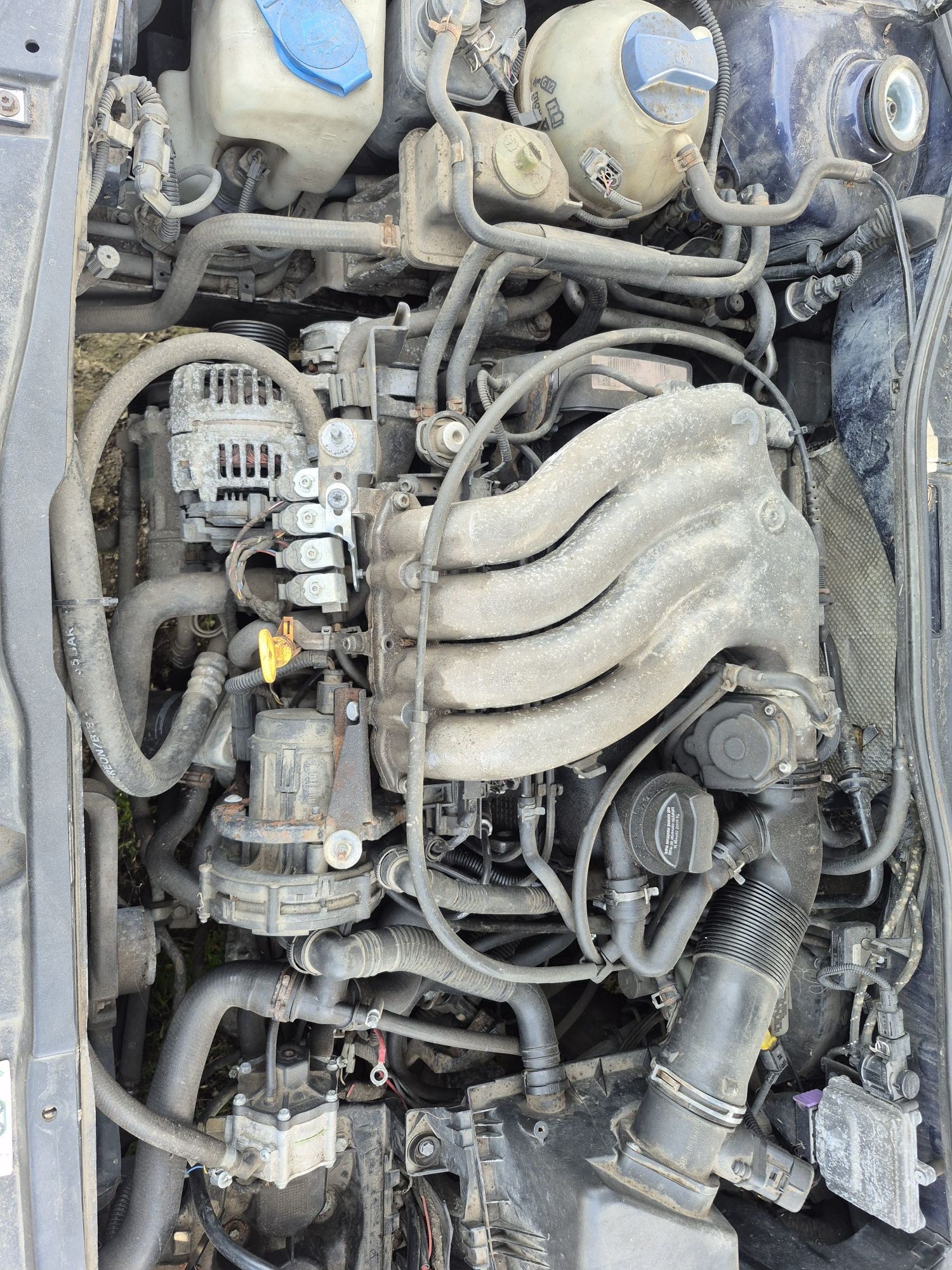 Części vw bora silnik 2.0 AQY skrzynia EGC kolor LB5N
