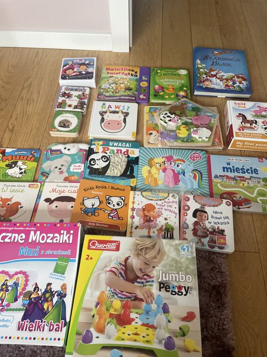Zestaw ksiazeczek i zabawek