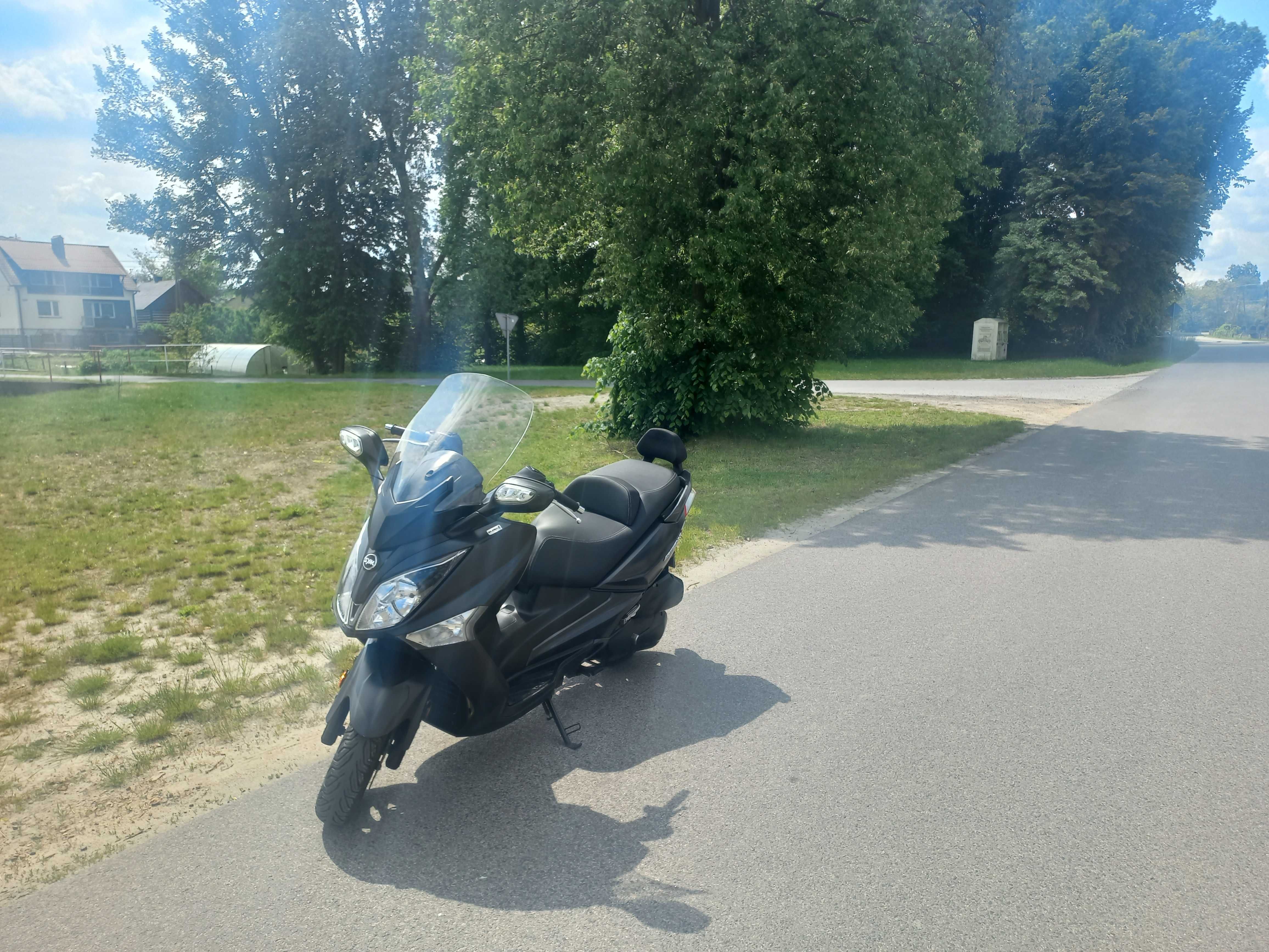 Sprzedam bardzo dobrego i zadbanego skutera 125