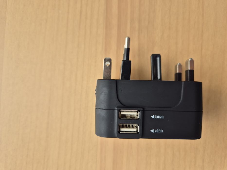 Adaptador de tomadas universal