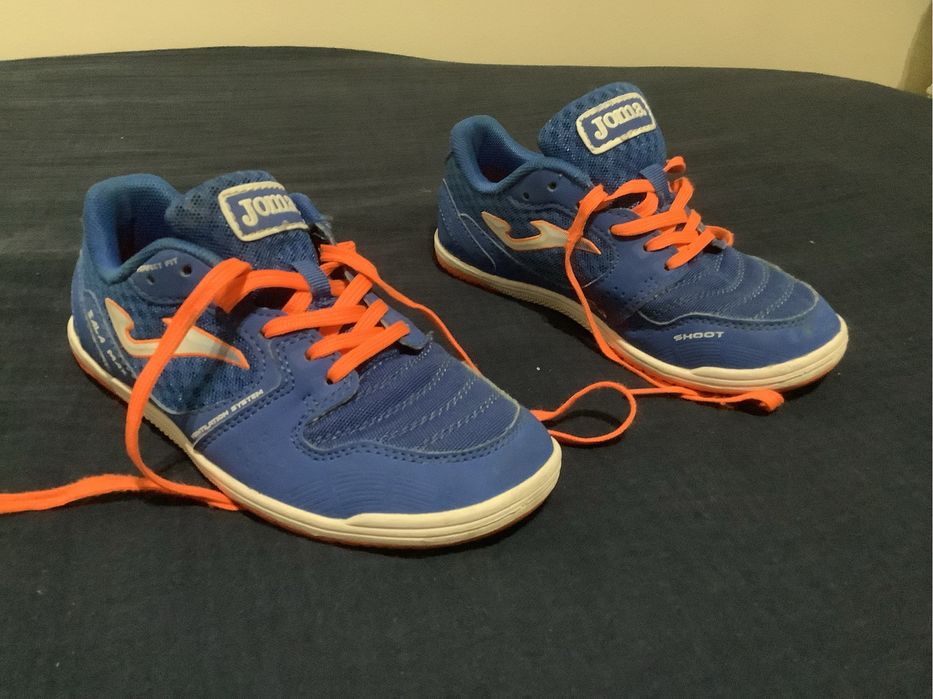 Sapatilhas Futsal Joma Azul e Laranja - Tamanho 31