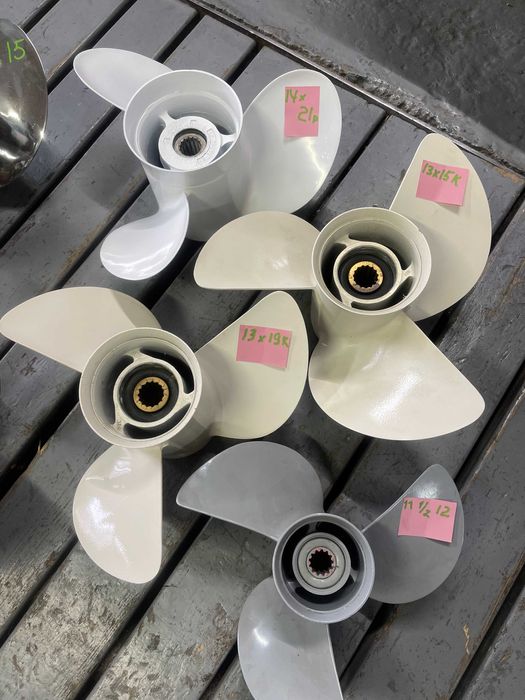 мотор лодочний винти гребні YAMAHA suzuki mercury xonda оригінал