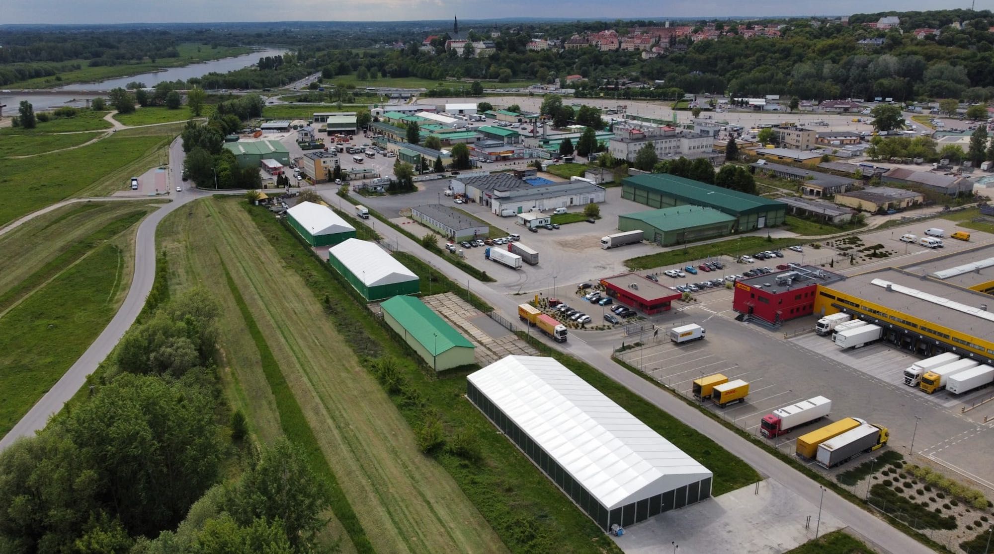 Sprzedam/ Wynaj Działka przemysłowa hale , budynek 1 ha