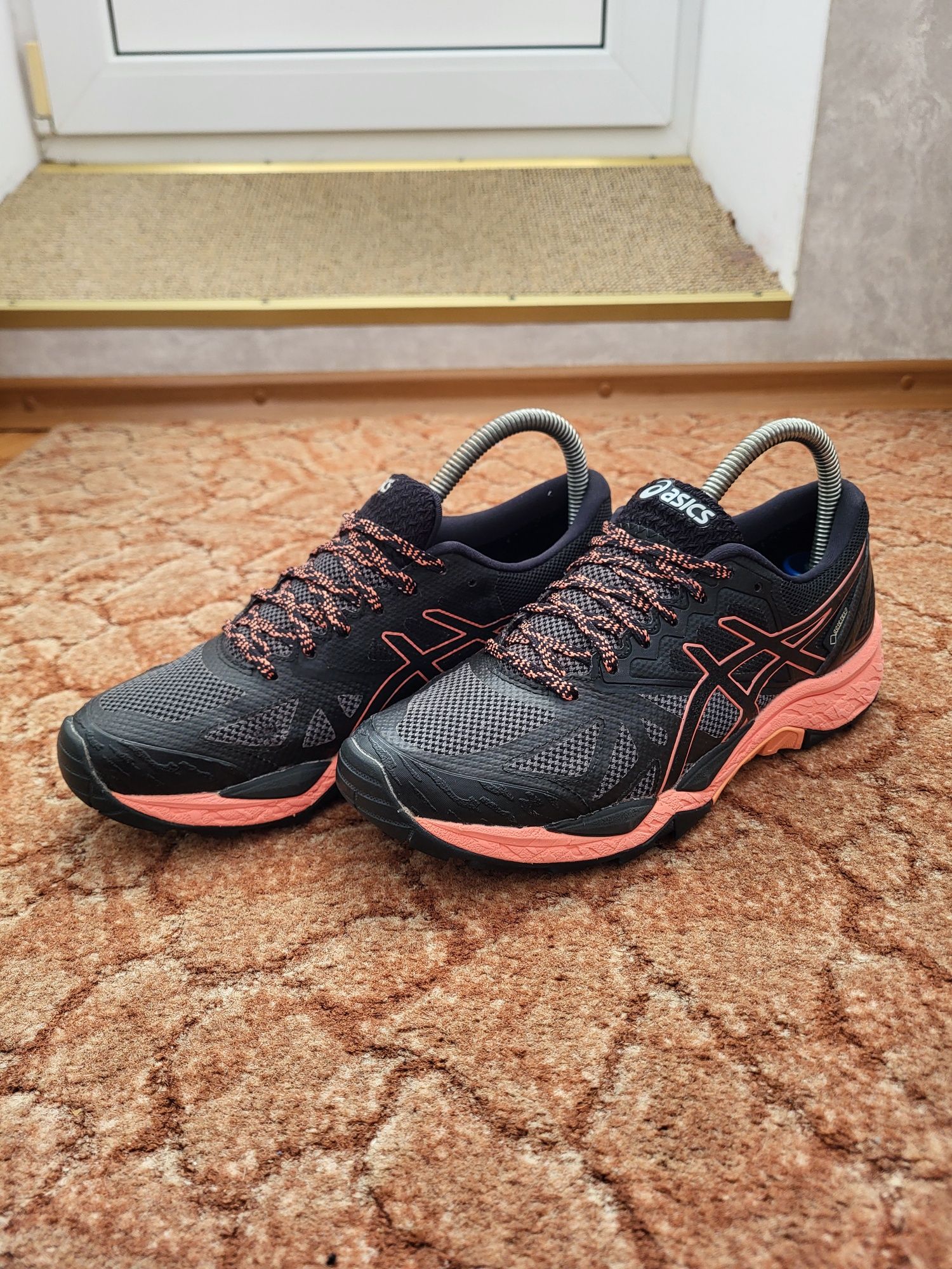 Оригинальные женские кроссовки Asics Gel-Fujitrabuco 6 Gore-tex