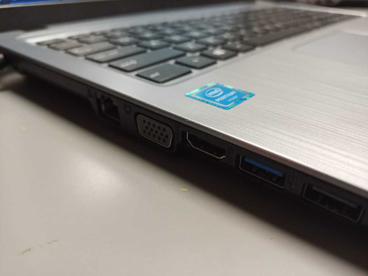 Laptop Asus X540S 15,6" SSD 240 GB Windows 10 Nagrywarka