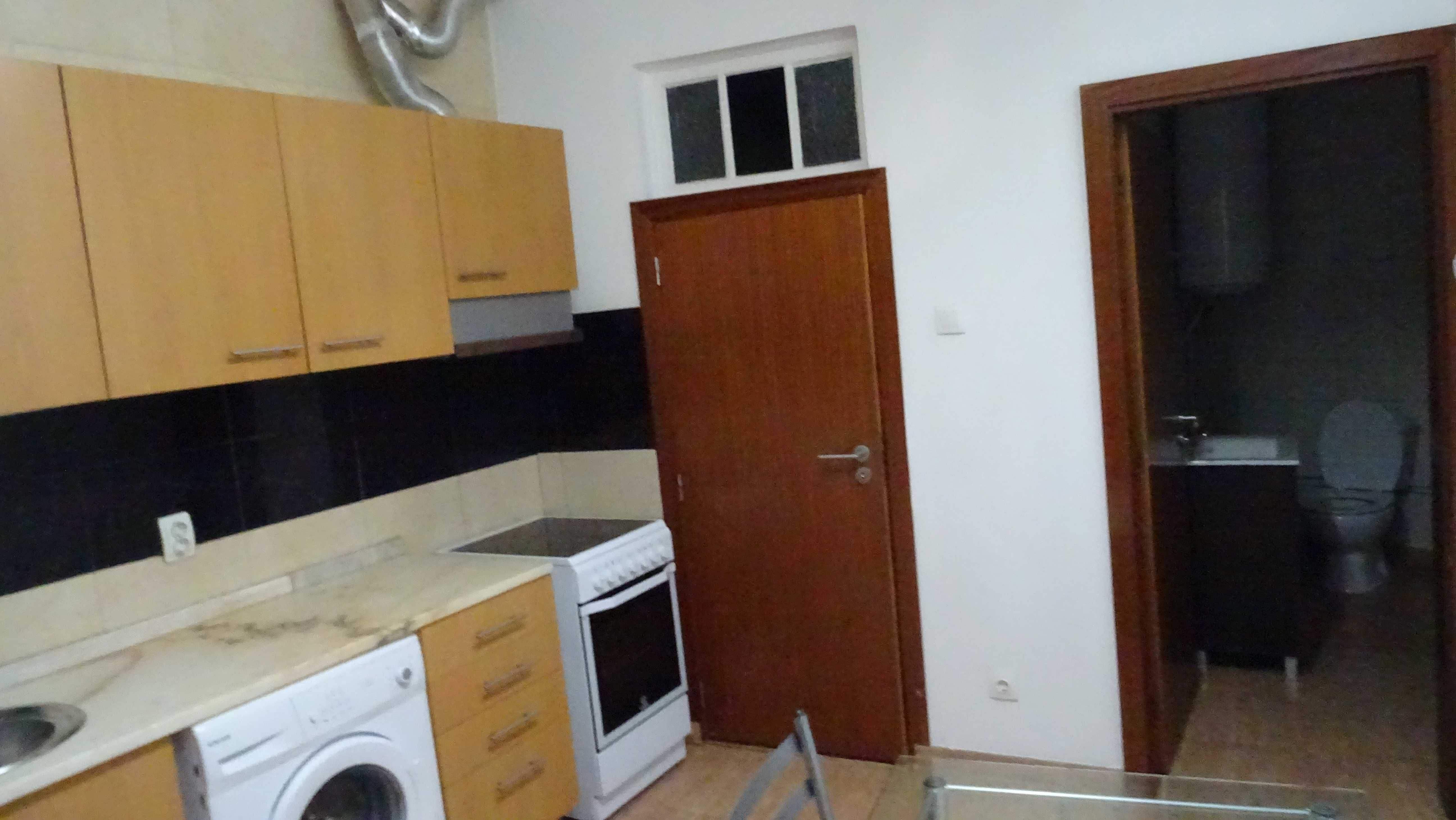 Apartamento T2 - Junto à Campos Melo.
