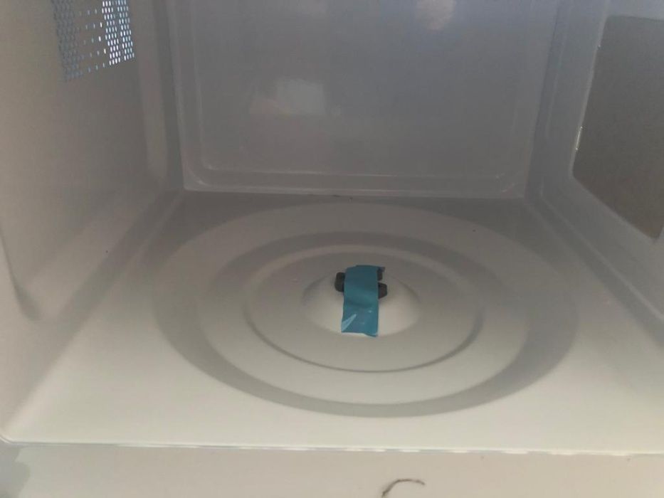 продам микроволновую печь elenberg MS-2003 M  тарелка не крутится