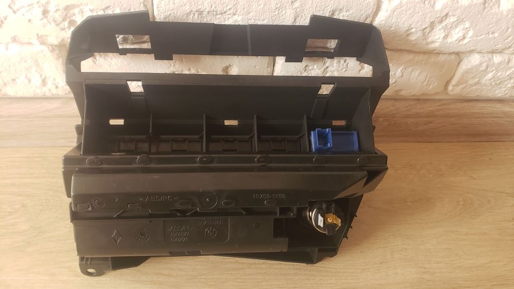 Кронштейн осушителя 51168205378 BMW e46. Кнопка ASC