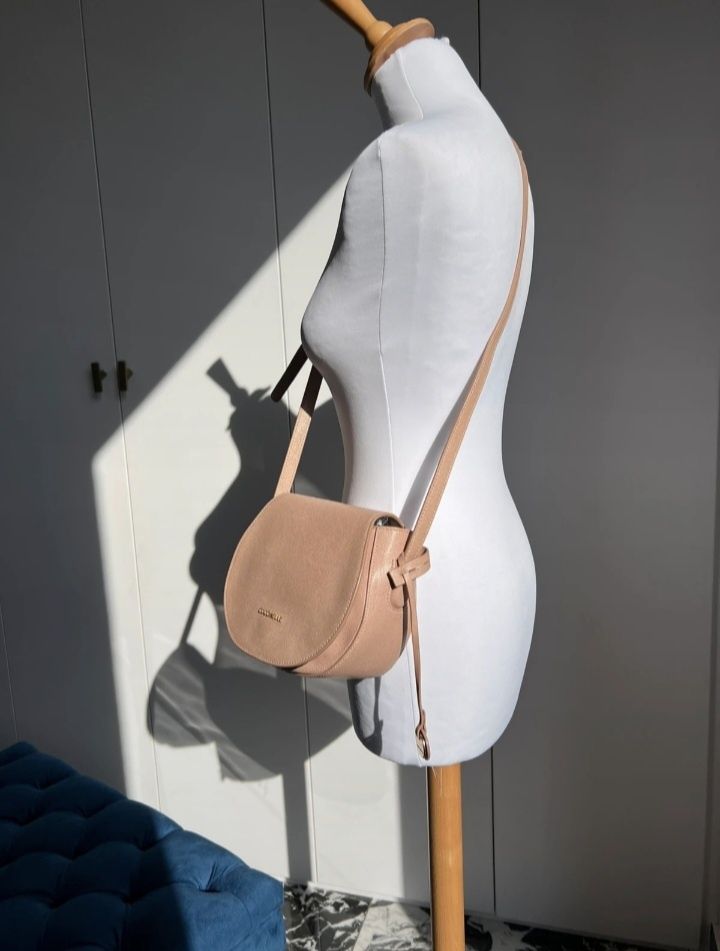 Torebka Coccinelle Clementine Soft pudrowy róż crossbody Safiano