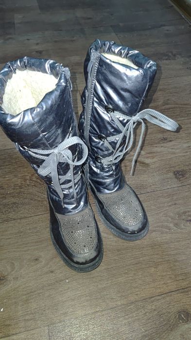 Безкоштовно чобітки зимові дівчинка