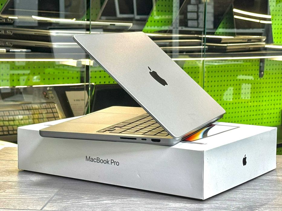 Macbook Pro / Apple M1 Pro / 16 Gb / 1Tb / Neverlock