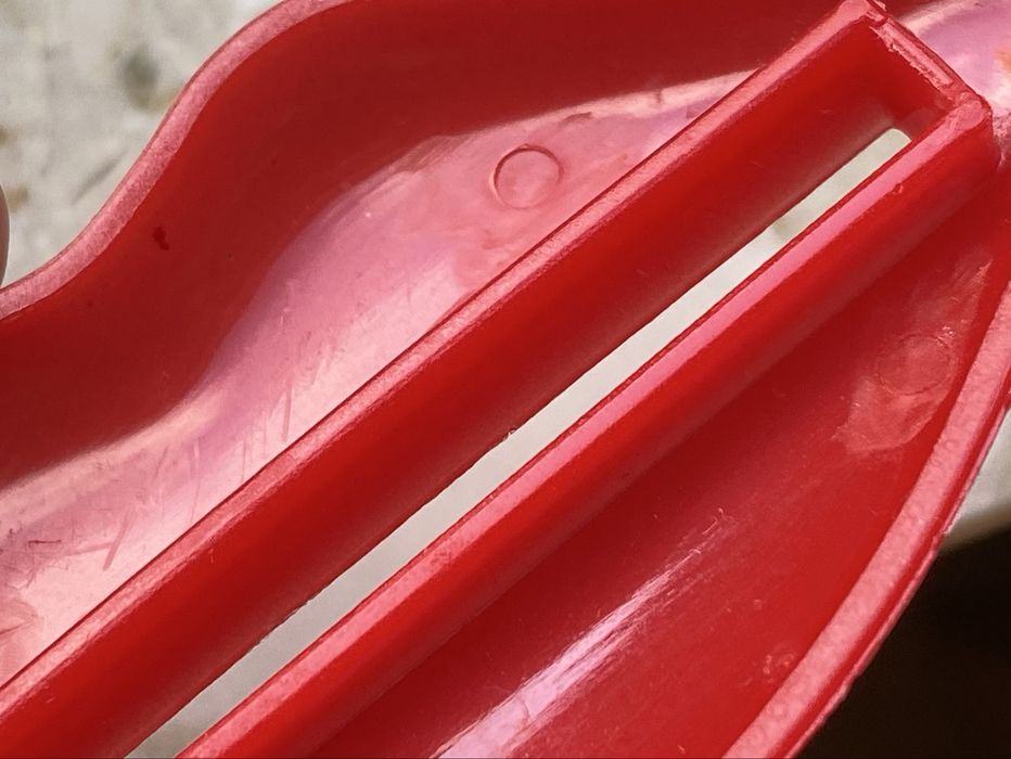 Wyciskacz Usta do pasty do zębów / do tubek z kremem