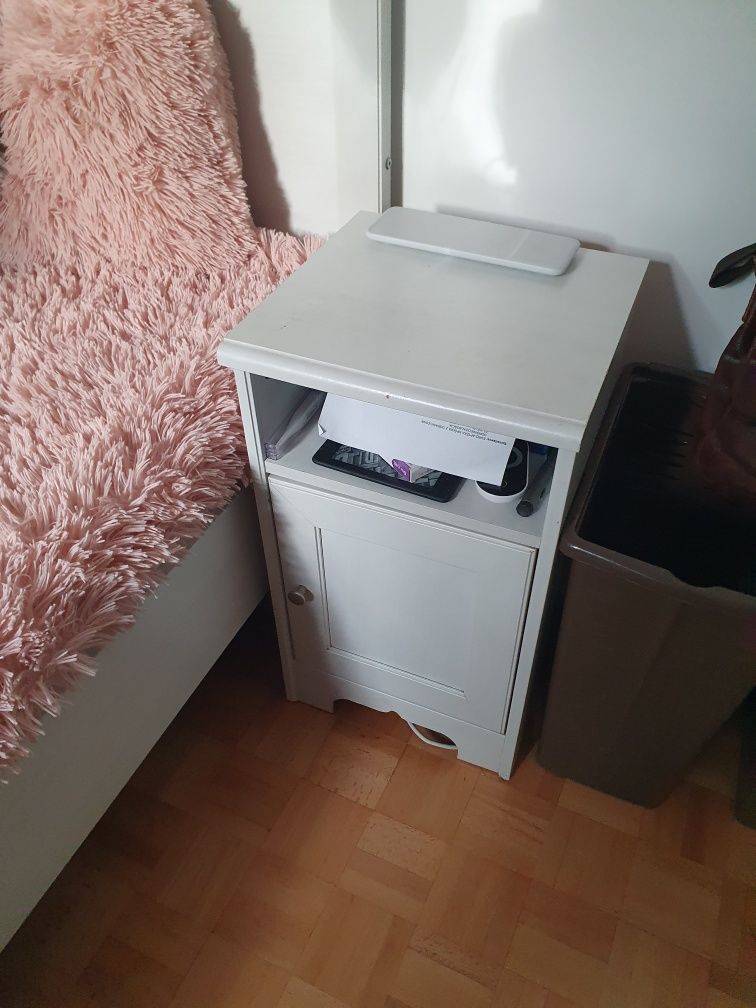Biała szafka nocna białe szafki nocne Ikea Aspelund
