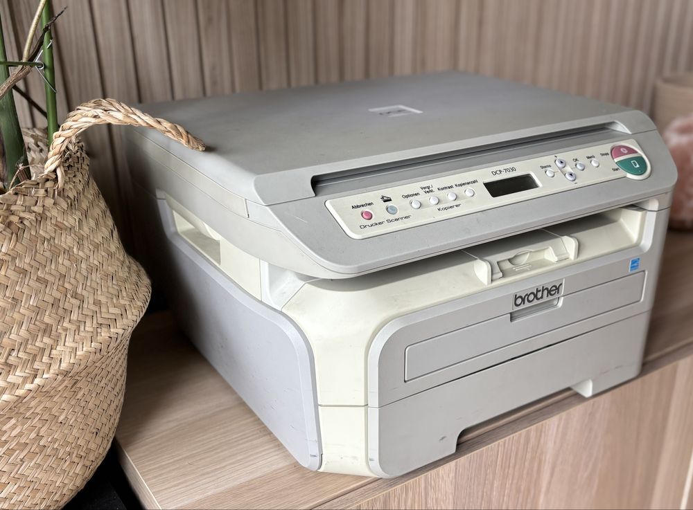 Urządzenie wielofunkcyjne Drukarka Ksero Skaner Brother DCP-7030