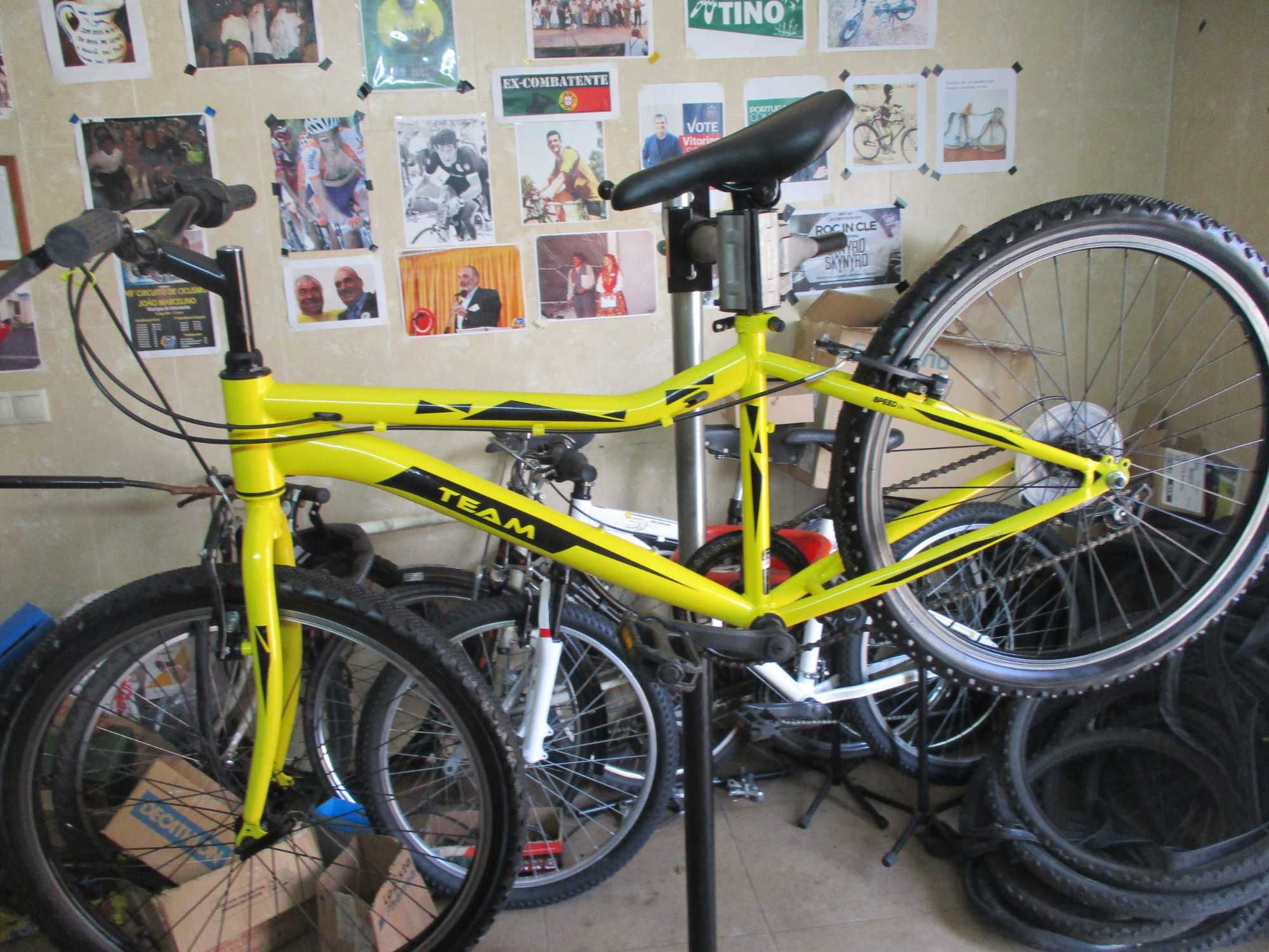 Bicicleta TEAM amarela roda 24, c/ 6 speeds