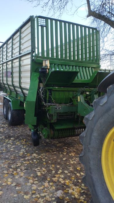 Przyczepa samozbierająca